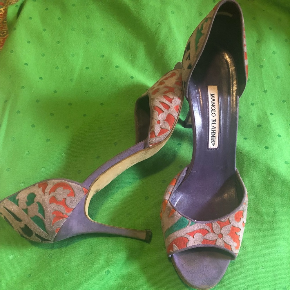 GORGEOUS Manila Blahnik suede purple pumps 38.5